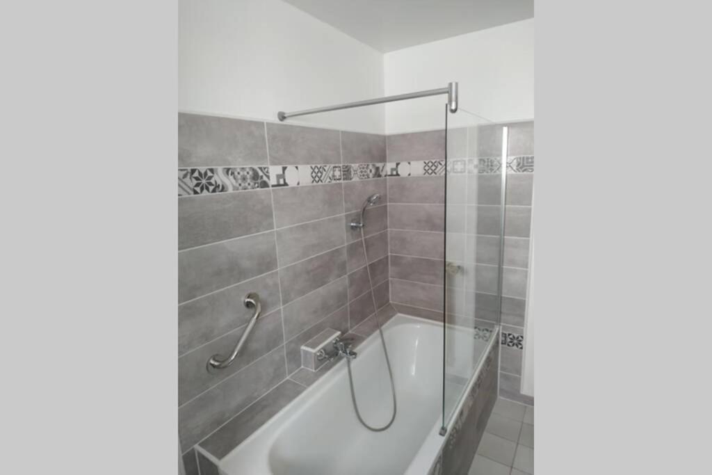 Appartement T3 Spacieux Avec Vue Sur L'Etang De Thau Au 1Er Etage D'Une Villa - Entree Independante Σετ Εξωτερικό φωτογραφία