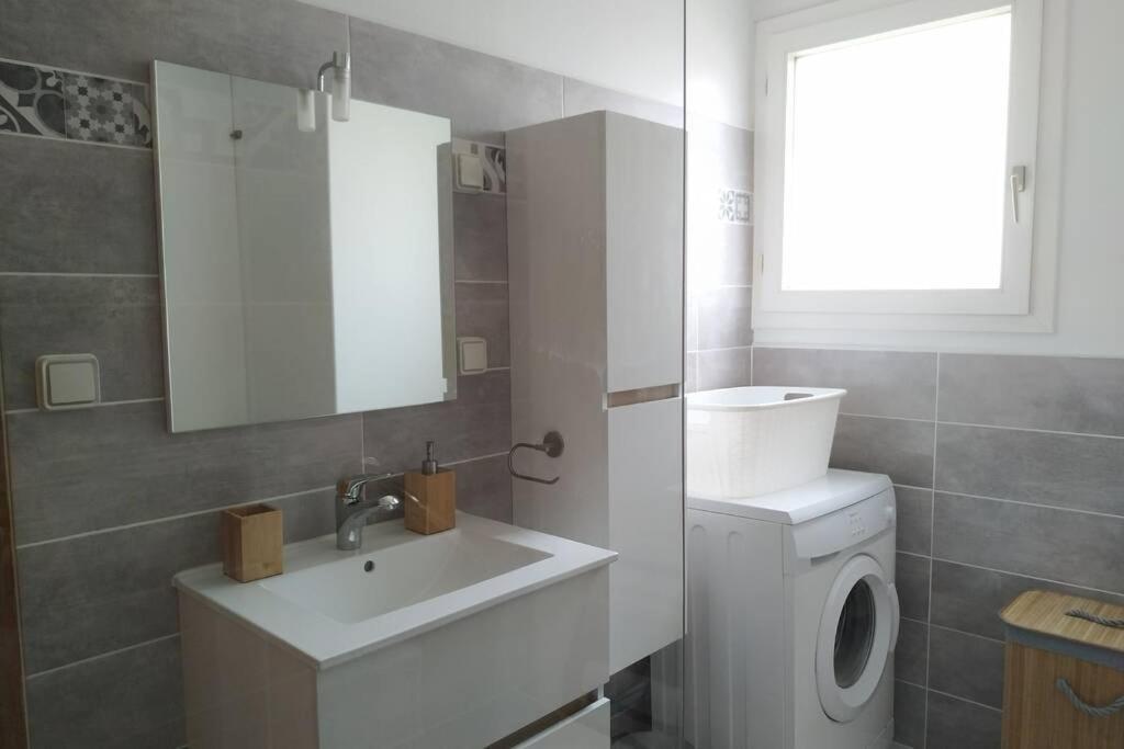 Appartement T3 Spacieux Avec Vue Sur L'Etang De Thau Au 1Er Etage D'Une Villa - Entree Independante Σετ Εξωτερικό φωτογραφία
